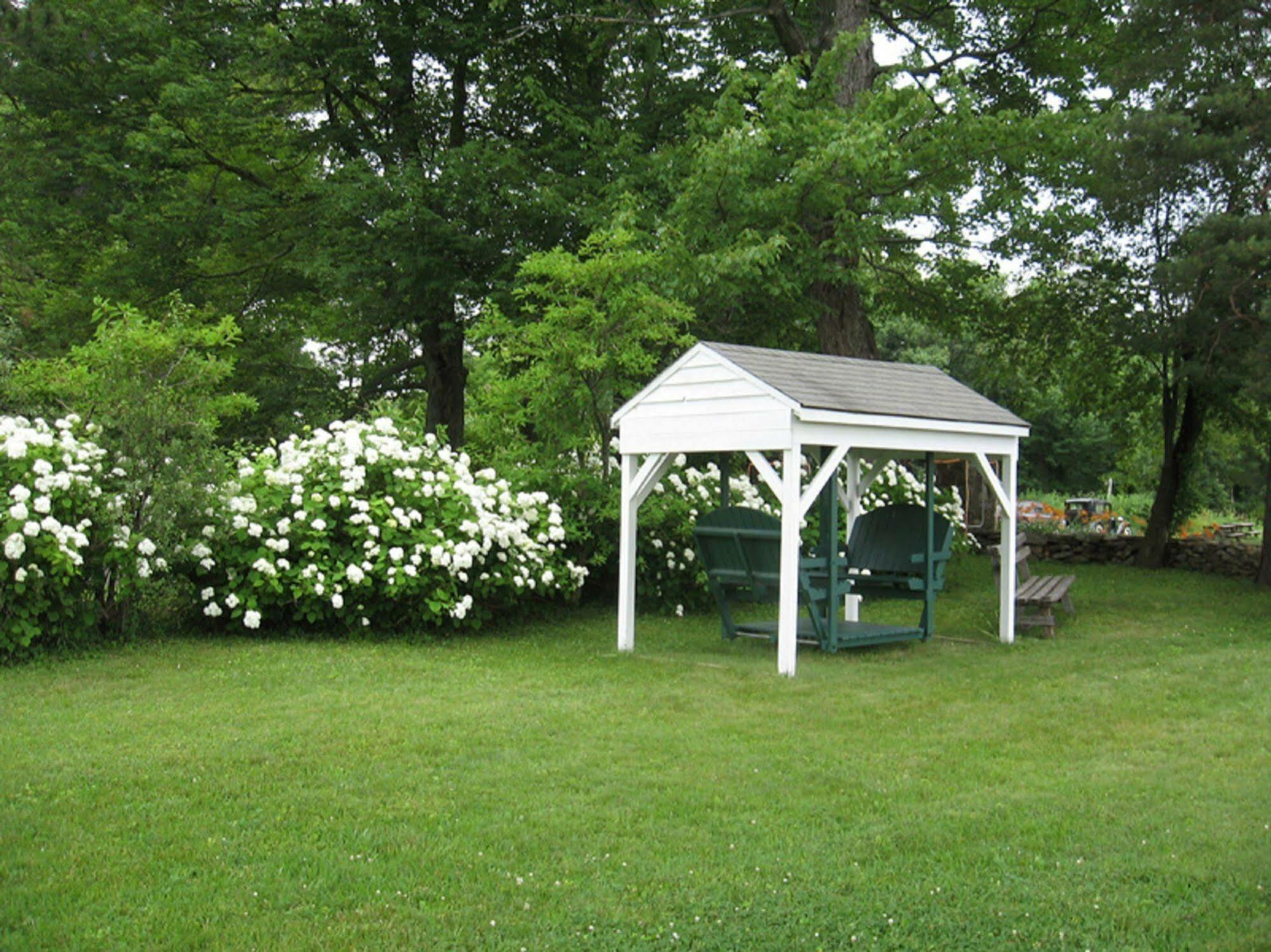 Mariaville Lake B & B Pattersonville Exterior foto